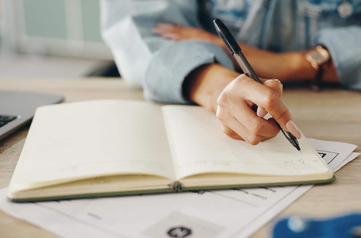 Physician creating a personalized weight loss plan